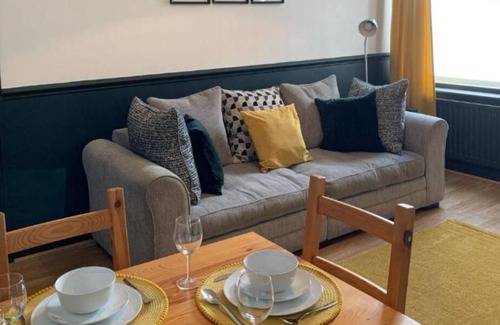 Gateshead Condo | Newly refurbished fabulous central Gateshead 3 bed