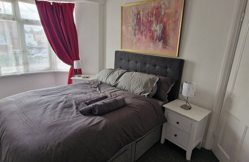 South Harrow House | Newly Refurbished 3 Bedroom Home in Harrow London