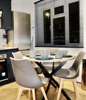 Derby House | NEWLY REFURBISHED house share Prime Location - PET FRIENDLY - Ideal FOR ROLLS ROYCE AND BOMBARDIER
