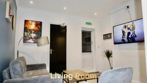 Derby House | NEWLY REFURBISHED house share Prime Location - PET FRIENDLY - Ideal FOR ROLLS ROYCE AND BOMBARDIER