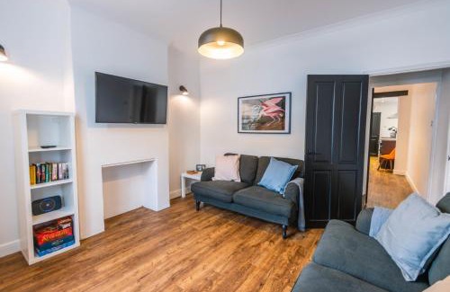 Lowestoft House | Newly refurbished Modern Stylish 2 Bedroom Cottage