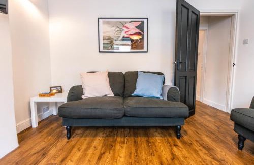 Lowestoft House | Newly refurbished Modern Stylish 2 Bedroom Cottage