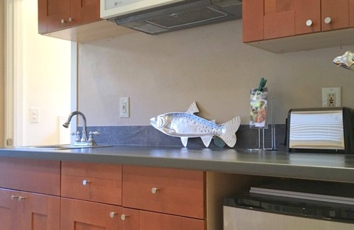 Golden Rectangle Cottage | Newly remodeled Ocean Hideaway in Downtown Carmel
