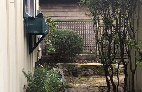 Golden Rectangle Cottage | Newly remodeled Ocean Hideaway in Downtown Carmel