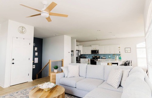 Ash House | Newly remodeled for 2025: Gorgeous 2nd row home w/Ocean Views, 5BR, Pool