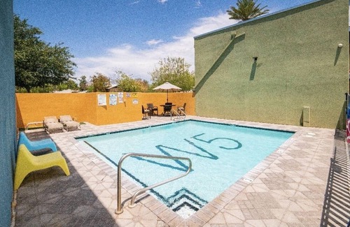 Riverside Apartment | Newly Remodeled 2Bed/1Ba Suite #32