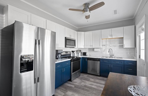 Greensboro House | Newly remodeled 3/1 home near Revolution Mill
