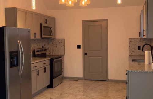 Kansas City House | Newly remodeled 3-bedroom, 2 bath house in Kansas City near Chiefs Stadium