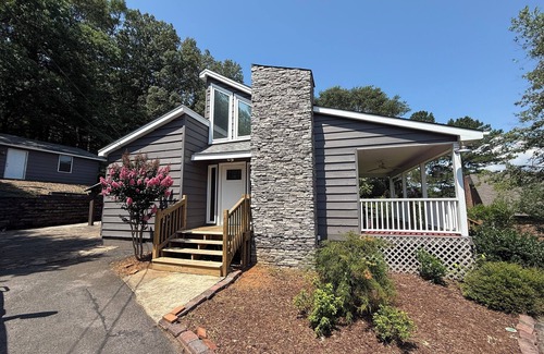 Guntersville House | Newly remodeled 3-bedroom house in marvelous Guntersville with AC, WiFi.