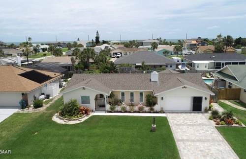 Ormond Beach House | Newly remodeled 3-2 pool home close to beach pets ok