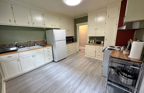 North Queen Anne House | Newly Remodeled 3BR House, Perfect Location Near Ballard, Queen Anne and Fremont