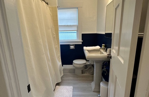 North Queen Anne House | Newly Remodeled 3BR House, Perfect Location Near Ballard, Queen Anne and Fremont