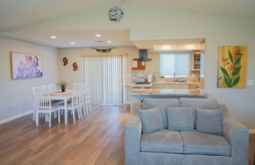Paso Robles House | Newly remodeled 4-bedroom, 3-bathroom home with jacuzzi close to downtown Paso