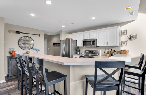 Camdenton Condo | Newly remodeled 4BDR/3BA modern condo with 12x28 BOAT SLIP