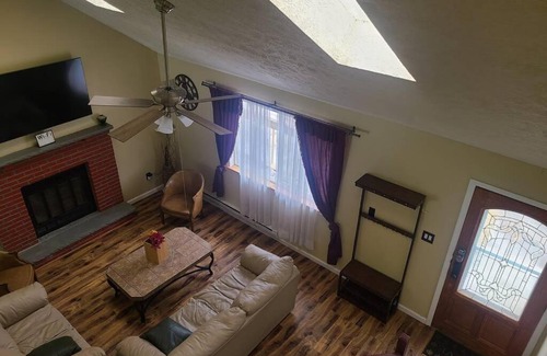 Tobyhanna Ski Chalet | Newly Remodeled 5 Bedroom Chalet in Prime Pocono