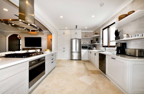 Noord Villa | Newly Remodeled 5-bedroom 5-bath in Tierra del Sol!