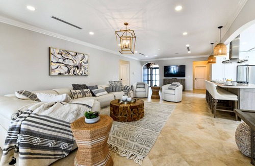 Noord Villa | Newly Remodeled 5-bedroom 5-bath in Tierra del Sol!