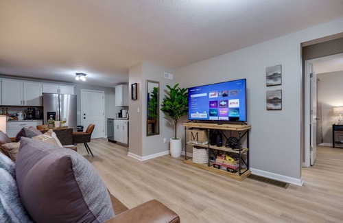 Dayton House | Newly Remodeled -5 min to UD and Downtown