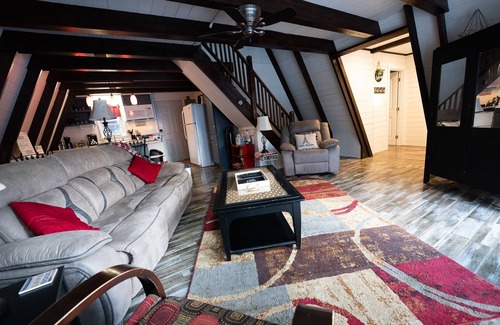 Springville House | Newly Remodeled Aframe - Pet Friendly