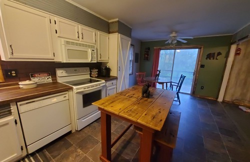 Cassville House | Newly Remodeled and Furnished 1 mile from Roaring River St Park!