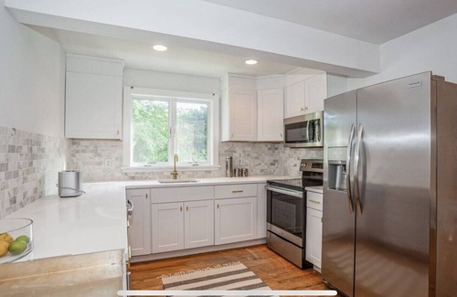 Southampton House | Newly remodeled and decorated South of the Hwy in Southampton