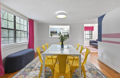 Thunderbolt House | Newly Remodeled * Bright & Spacious Home * Sleeps 8 * Dogs Welcome