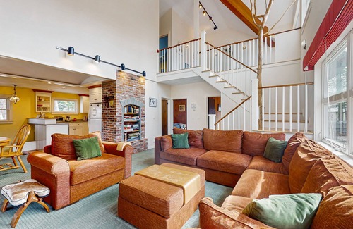 Franconia House | Newly remodeled charming dog-friendly home near Cannon Mountain Ski Area