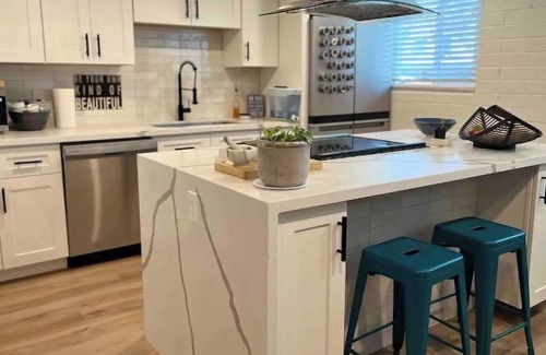 Camelback East Apartment | Newly remodeled Condo at uptown Phoenix