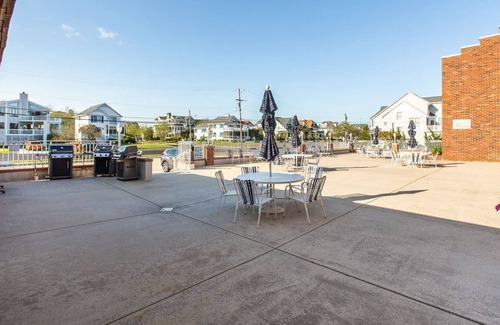 Admiral Estates Condo | Newly remodeled Condo just half a block to Cape May's beach