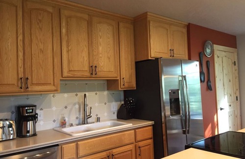 Island Park Cabin | NEWLY Remodeled Cozy Getaway Cabin w/Hot Tub, only 15 minutes to YELLOWSTONE NP!