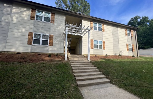 Starkville Condo | Newly remodeled cozy condo, walking distance to campus or jump on the shuttle.