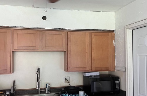 Youngstown House | Newly remodeled family home. Close to University, Church, Hospital, Restaurants