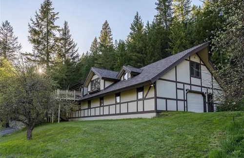 Kalispell Cottage | Newly Remodeled Guesthouse on Beautiful Private Lot