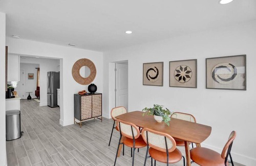 North Andrews Gardens House | Newly Remodeled Home with Backyard BBQ, FL