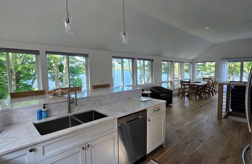 Camden House | Newly remodeled home on Megunticook Lake 5 minutes from the Camden harbor