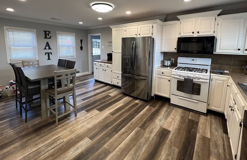 Plum Springs House | Newly remodeled inside and out 3 bedrooms
