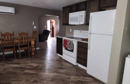 Lincoln House | Newly Remodeled Lake House!