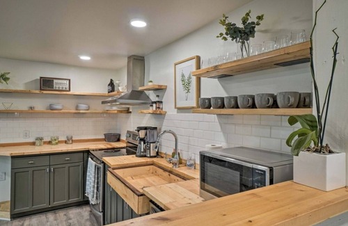 Mount Juliet House | Newly Remodeled Lake-View Home