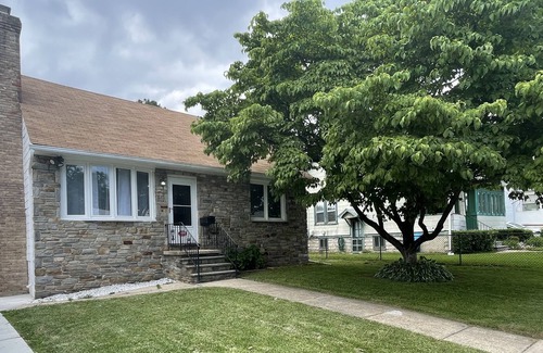 Dundalk House | Newly Remodeled Single Family Home : Bayview/Hopkins Area
