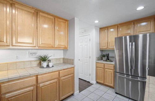 Communications Hill House | Newly Remodeled Townhouse Communication Hill