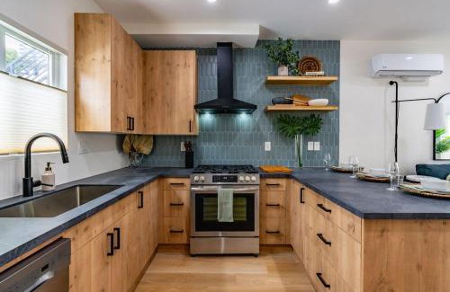 Hillcrest House | Newly Remodeled Uptown Chic