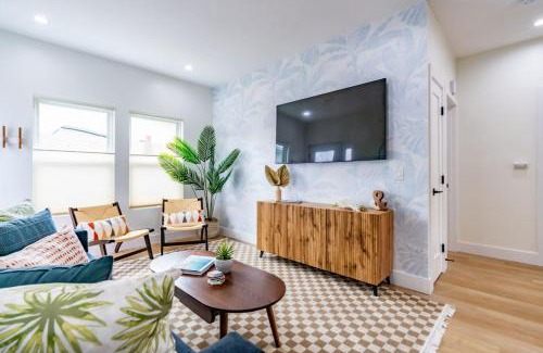 Hillcrest House | Newly Remodeled Uptown Chic