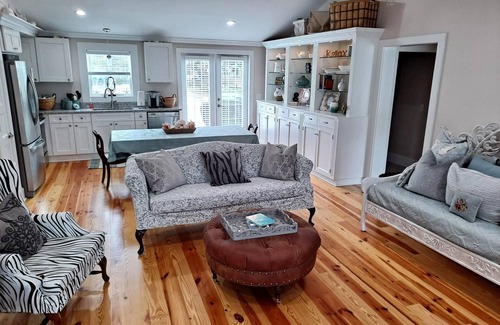 Salter Path Cottage | Newly Remodeled Charming Beach Cottage with Private Pool in Historic Salter Path