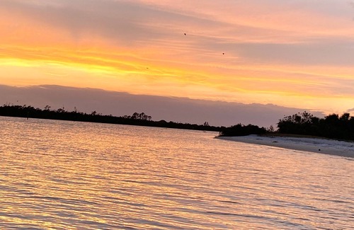 Edgewater House | Newly Remodeled Waterfront Home 1 mile from the Beach!