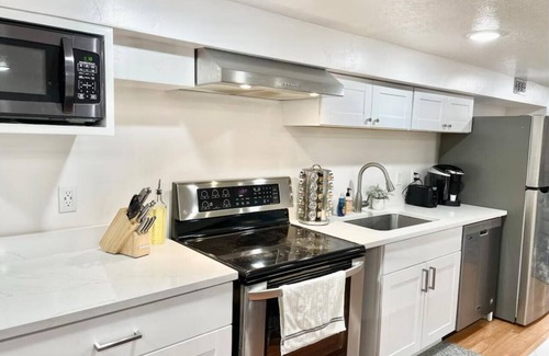 Taylorsville Apartment | Newly remodeled in Taylorsville the heart of SLC