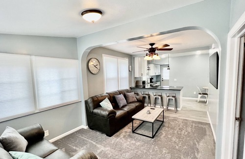 Willobee On The Lake House | Newly Remodeled Willoughby-Mentor Lakeside House. Close to EVERYTHING!