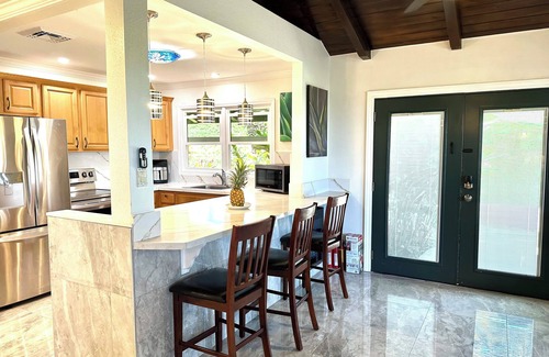 Kaanapali Cottage | Newly Remodelled 4-bedroom cottage in Amazing Kaanapili with ACs