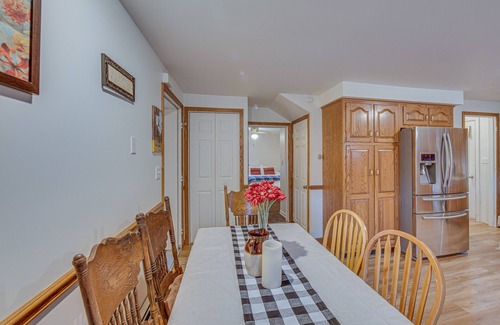 Mount Pleasant Mills House | Newly Renovated Fishing Retreat on 60-Acre Farm