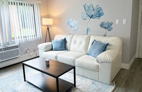 Garfield Heights Apartment | Newly Renovated - Beautiful 5 Star Apartment