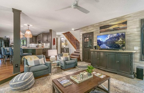 Townville House | Newly Renovated 1,650 sf Dog-friendly Lake Hartwell SC Wooded Retreat